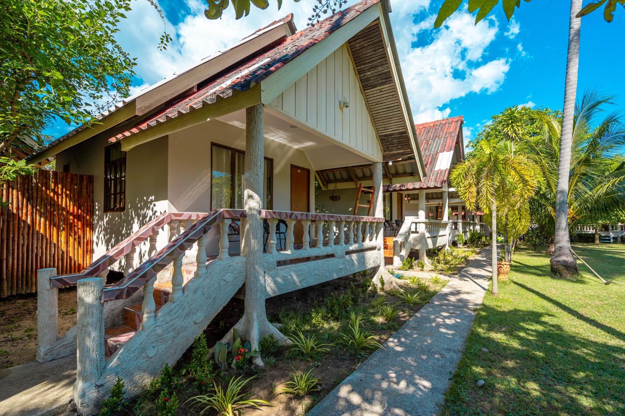 Lanta Beachfront Resort Koh Lanta Exterior photo