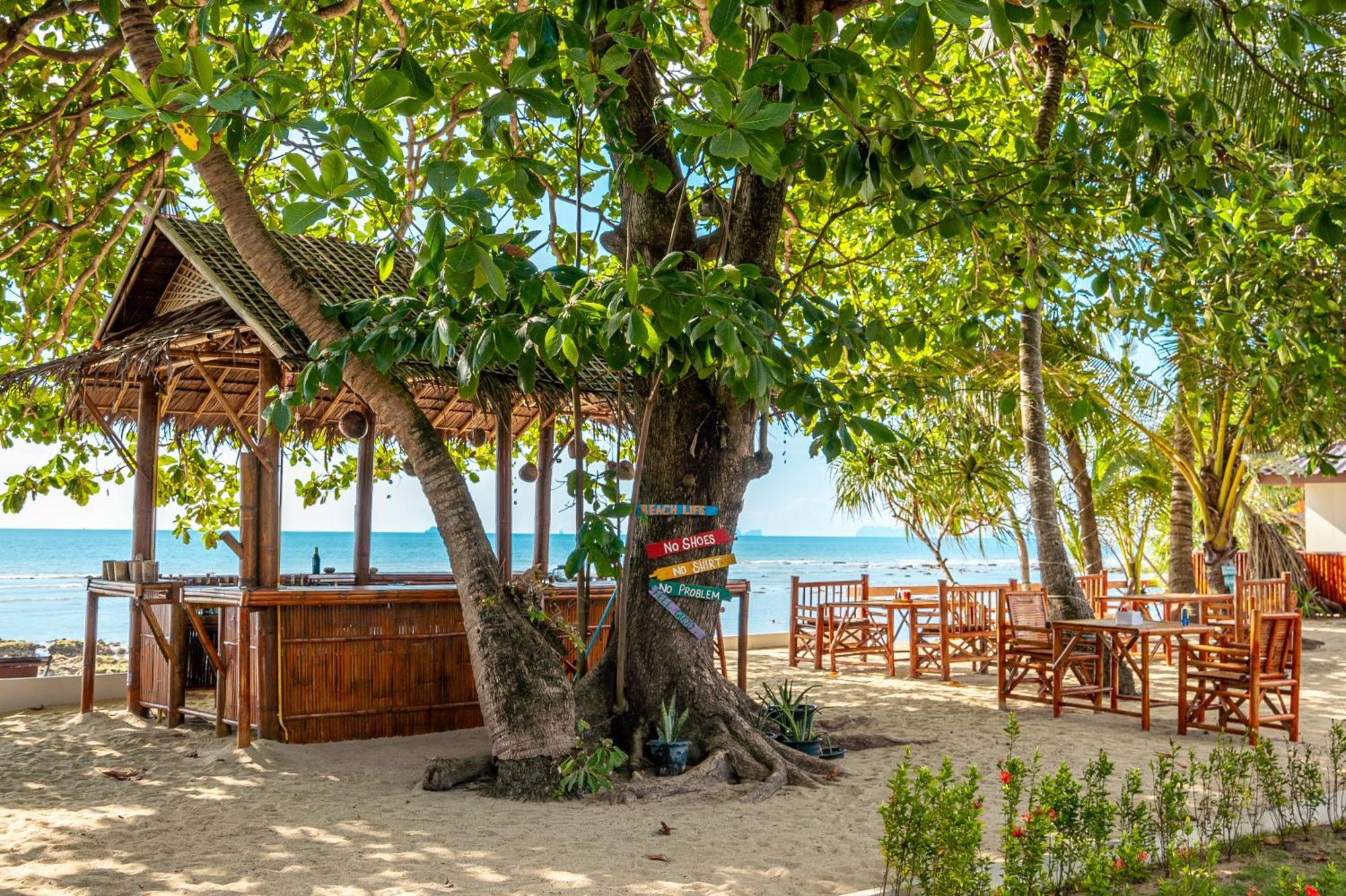 Lanta Beachfront Resort Koh Lanta Exterior photo